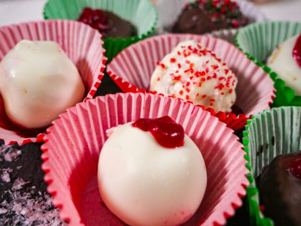 Cranberry gingerbread cake balls